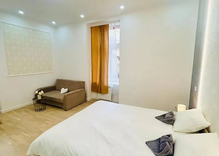 New Design Right Next Wenceslas Square Apartment *